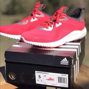 Adidas Alpha Bounce J youth size 5